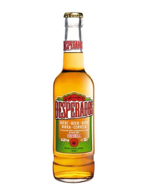 pedrocertezas's tweet photo. quem lembra dessa brincadeira aqui? era uma cerveja gostosinha que era supostamente misturada com tequila e com um limãozinho dentro ficava OS CARALHO DE ASA!

e de um dia pro outro simplesmente SUMIU. Nunca mais vi em lugar nenhum.

alguém sabe o que rolou? bagulho era na moral https://t.co/V0Ig1Mjw5j