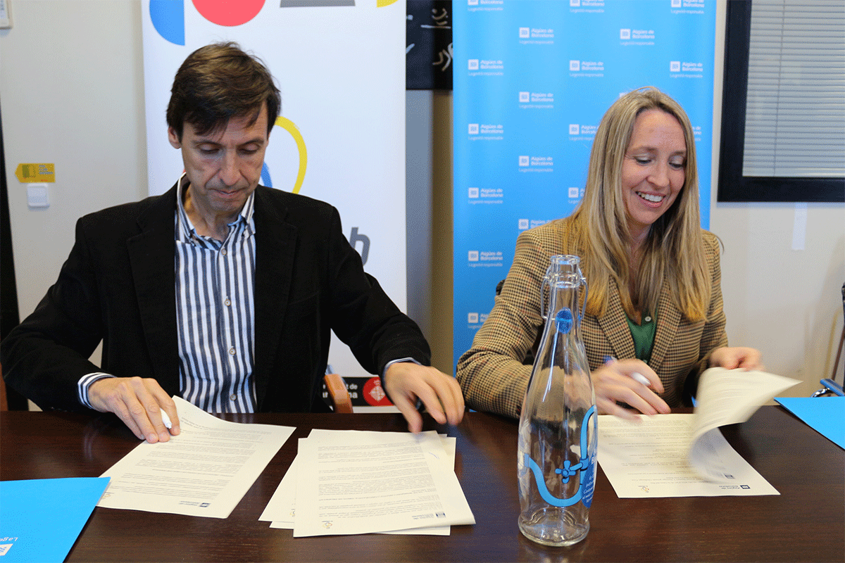 elconsell's tweet photo. Aigües de Barcelona i el CEEB han renovat el conveni, ampliant la col·laboració en diverses activitats. Apostem per una competició més sostenible, substituint les ampolletes de plàstic per punts d'hidratació d'Aigües de Barcelona.
#CEEB #sostenibilitat
@aiguesbcnclient https://t.co/KRqKg3b1Zm