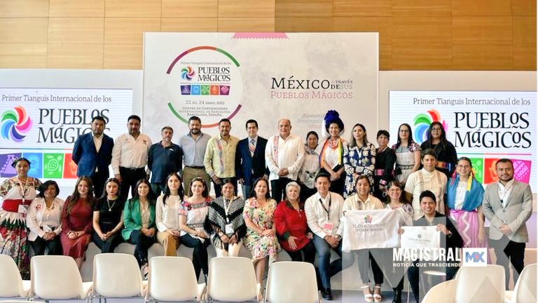 Magistral_Mx's tweet photo. 🇲🇽 #Atlixco presente en el Primer #TianguisInternacional de #PueblosMágicos. 

En Barcelona, España, el municipio, liderado por @AriadnaAyala, logró estrechar lazos en materia turística con estados de México y 18 tour operadoras del continente europeo.
👉https://t.co/KjnWZ550Pf👈 https://t.co/xgnS1dx85f