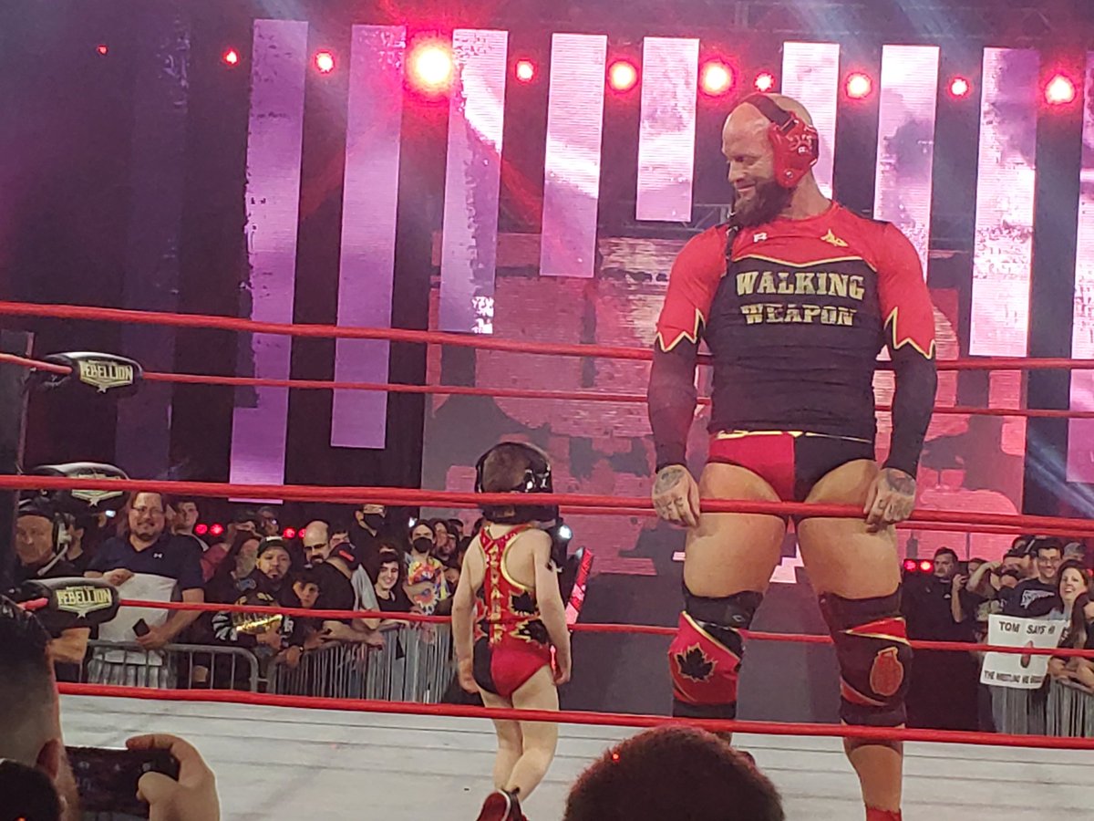TurnBuckleTimes's tweet photo. #REBELLION @Walking_Weapon the biggest pop of the night the walking weapon jr. Jet is over https://t.co/AqUDWU8BtJ