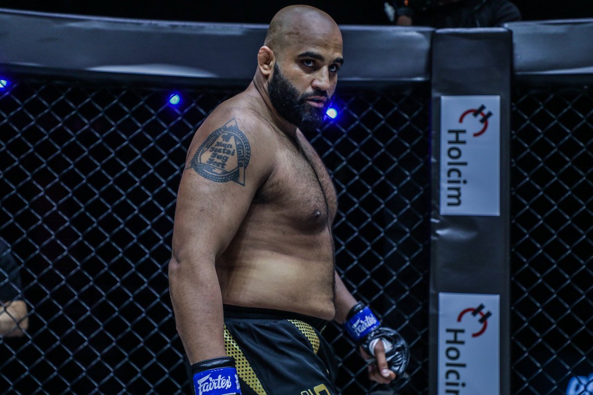 Heading into the week focused on what's next. Want to know what we've had to go through the past year? What to expect next? Tune into the MMA Hour with Ariel Helwani this Wednesday 1030am PST✊🏾🙏🏾

#mondaymotivation #mma #prowrestling #combat #gold #TeamBhullar #OneBillionStrong