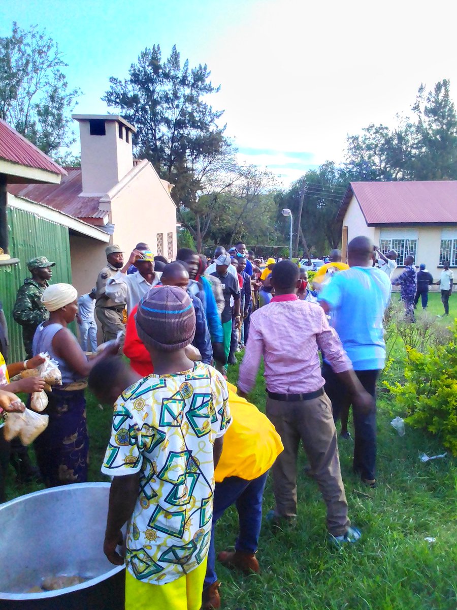 Ronald21368950's tweet photo. General's birthday party in mbarara https://t.co/8VDE0eYjPA