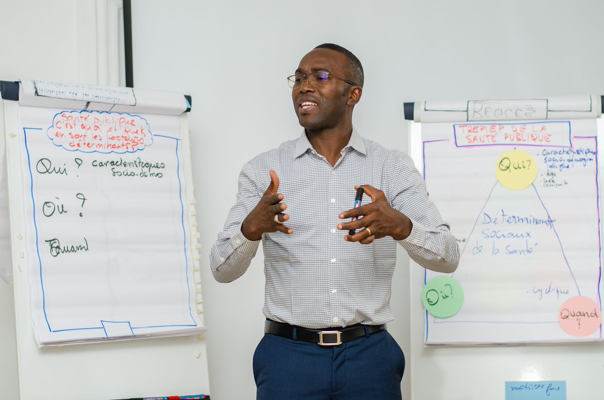 HarounaSimbo's tweet photo. Manque d'informations et fausses rumeurs alimentent la désinformation sur la vaccination Sur l'initiative de @SpeakUpAfrica1, @FasoCheck a entrepris ce 25 Avril la formation des journalistes d'Afrique francophone sur la  couverture factuelle de cet enjeu majeur de santé publique https://t.co/Y8hjq9HpsO