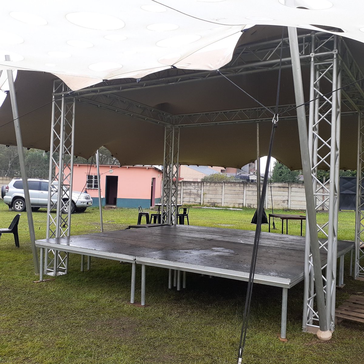 Upscalelive_'s tweet photo. #TiniEvents
STAGE Available for out door and indoor use.
Contact details on bio. 
#Weddings #concerts #livemusic
#Indoorevents #outdoorevents https://t.co/J5jFIIVWe2