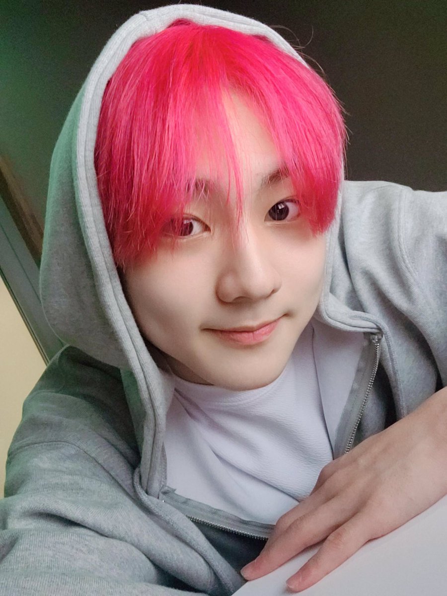 kkopichi's tweet photo. ⚘ #kkopdate 。˚⋆✴
i hope everyone is doing well!
here's a little update:
𐚱 ggu-ggu package
— currently in ph customs
𐚱 engene membership kits
— currently in ph customs
also tweeted the kkopdate threads + sent email updates as well!
굿밤 ❣️ https://t.co/rvBWawug6L