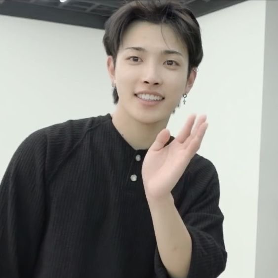 softjoongpics's tweet photo. https://t.co/qJ24AGRAjV