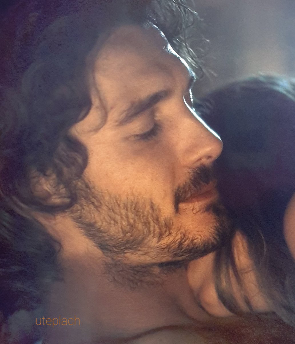 uteplach's tweet photo. 🌟Buenas noches y dulces sueños🌟
💫🔥❤
#HugoLlor
#YonGonzález
#LosHerederosDeLaTierra https://t.co/7UG5Grf9Bk