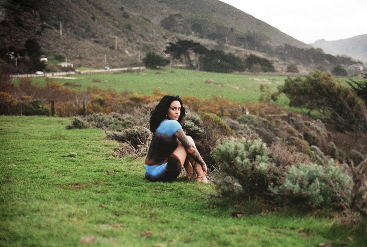 Kehlani's tweet photo. album 3 days away…my my my 🌊 
https://t.co/LSl57AlfQl https://t.co/iNzKki6aMs