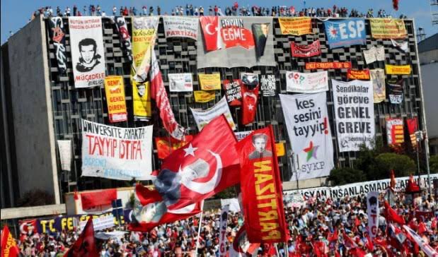 uzunabdurrahman's tweet photo. Gezi darbe ve işgal girişimidir.. 
GEZİ İHANET dir.!
ve organizatörleri cezalandırılmıştır.
*
Türkiye Cumhuriyeti büyük bir devlettir ve bu devlete parmak sallayanlar, bu devleti tahakküm altına almaya çalışanlar er yada geç karşılığını görecektir. https://t.co/uXxITh0xRX