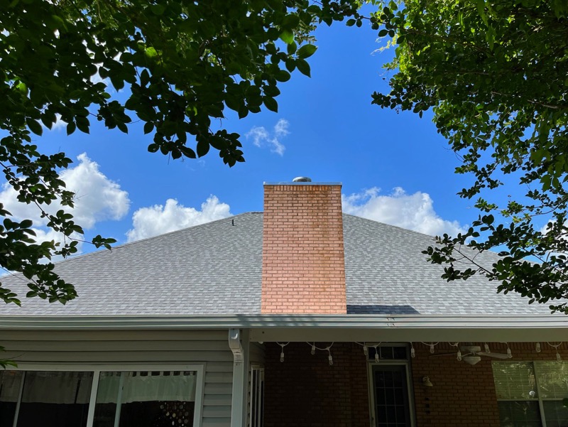 RidgelineHSV's tweet photo. Today, we're featuring this new #roof complete with @CertainTeed #LandmarkPro #DimensionalShingles and a beautiful blue sky in Cantonment, Florida! ✅🏡 https://t.co/u0TG6rISxS