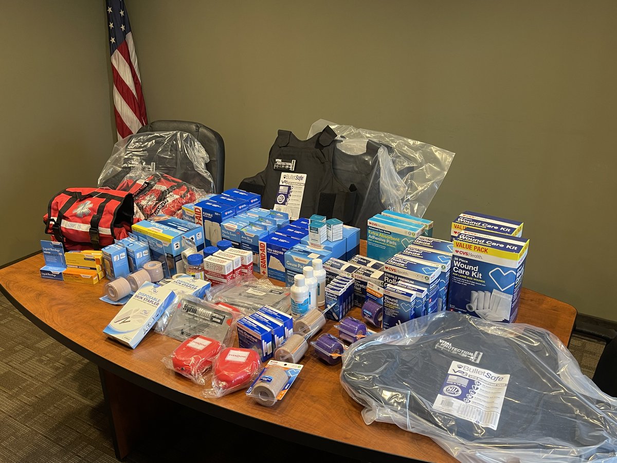 GSMUSA5's tweet photo. The team at GSM USA recently delivered medical supplies and protective vests to our business associates and friends in the Ukraine. We stand by Ukraine as they defend their freedom and independence. 
Slava Ukraini! 🇺🇦

- GSM USA https://t.co/ZLfyfg9XW4
