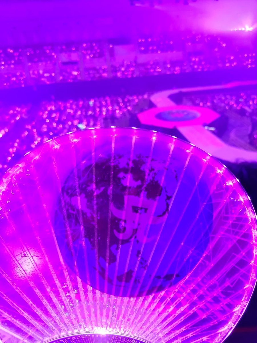 二郎系Tです

↓
さてさて
ようやく
うなる程待った浜崎あゆみのライブで
泣いていたTです
ライブ最&amp;高でした！