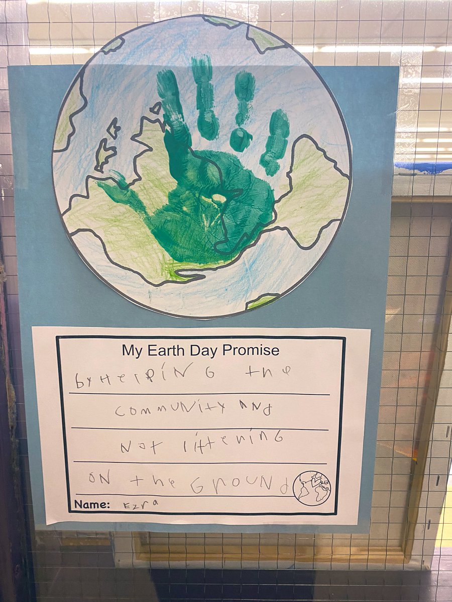 Ms_NatYoung's tweet photo. Every day is #EarthDay 🌎 Thank you to Skills Canada Ontario for sending us the tools (and seeds!) to create our own mini herb/veggie garden just in time for this Spring-like weather! #SaintDTeam https://t.co/OgRVXXGx4H