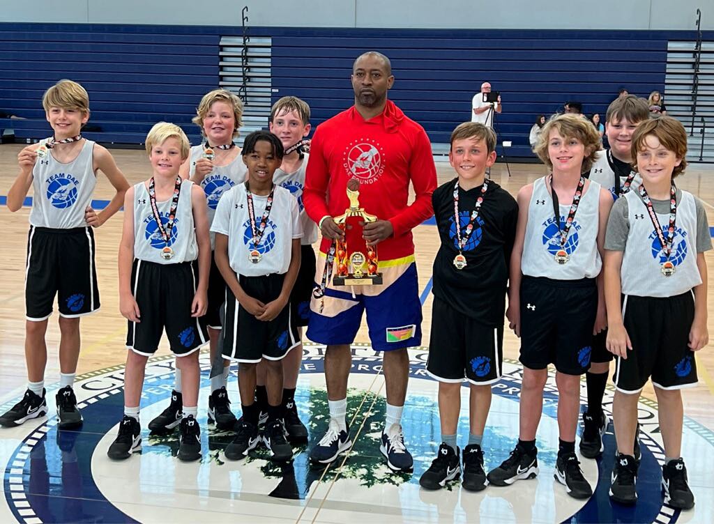 PresidentJermel's tweet photo. Busy weekend!  We won the 5th grade division in the 2022 Sedric Webber Classic from Teammate Basketball 🏀🏀 @teammatehoops
#JermelPresident #DAEFoundation #StudentAthlete https://t.co/5qhbAXsZlD