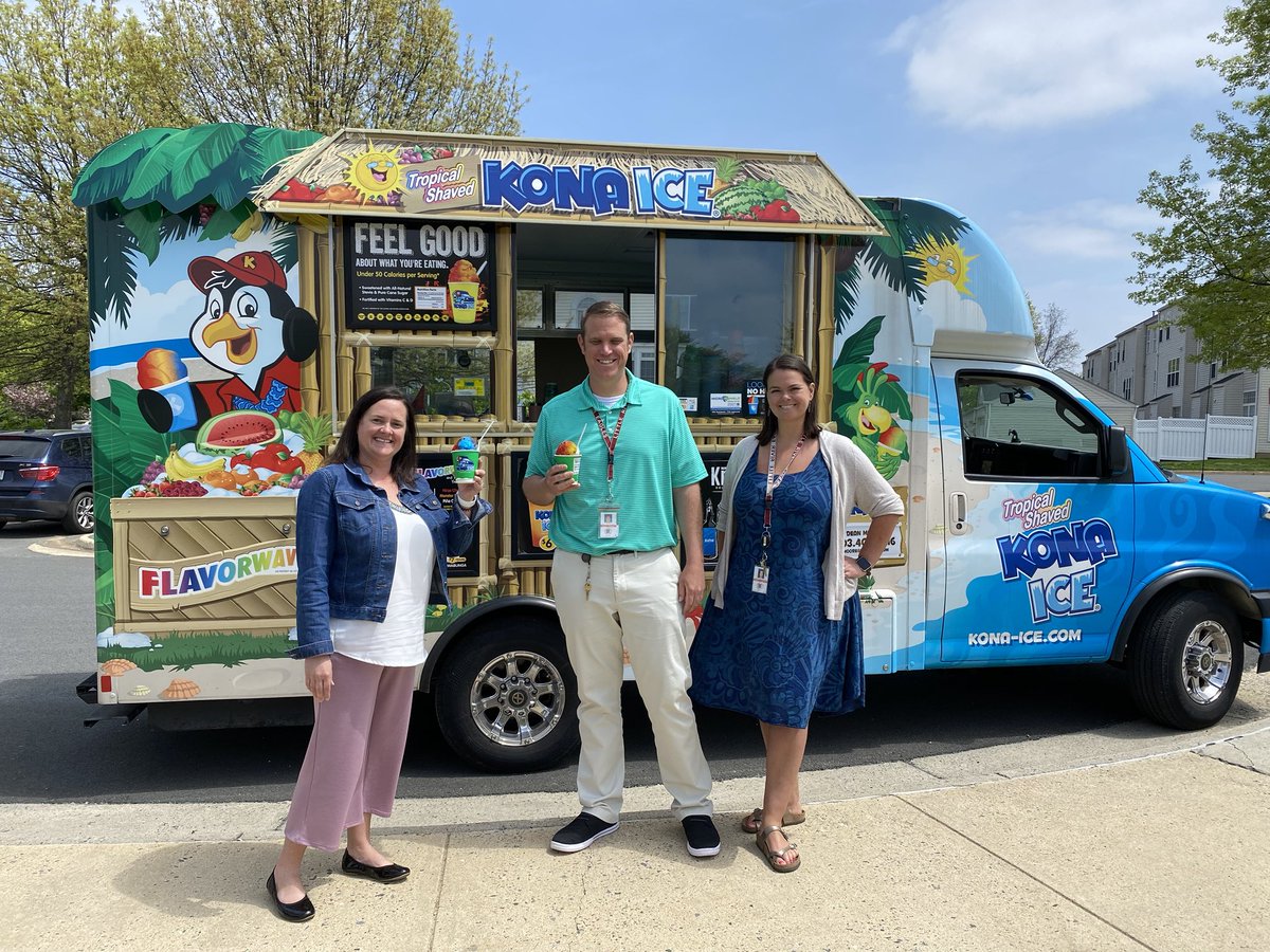 Thank you ⁦<a href="/LittleRiverLCPS/">Little River ES</a>⁩ admin for this surprise treat on a beautiful day!!!!  #lovewhereiwork ⁦<a href="/Principal_LRES/">Kevin Murphy</a>⁩ ⁦<a href="/mrskdempsey/">Kim Dempsey</a>⁩ ⁦@DLong_LRES⁩ ⁦<a href="/KONAICE/">Kona Ice</a>⁩