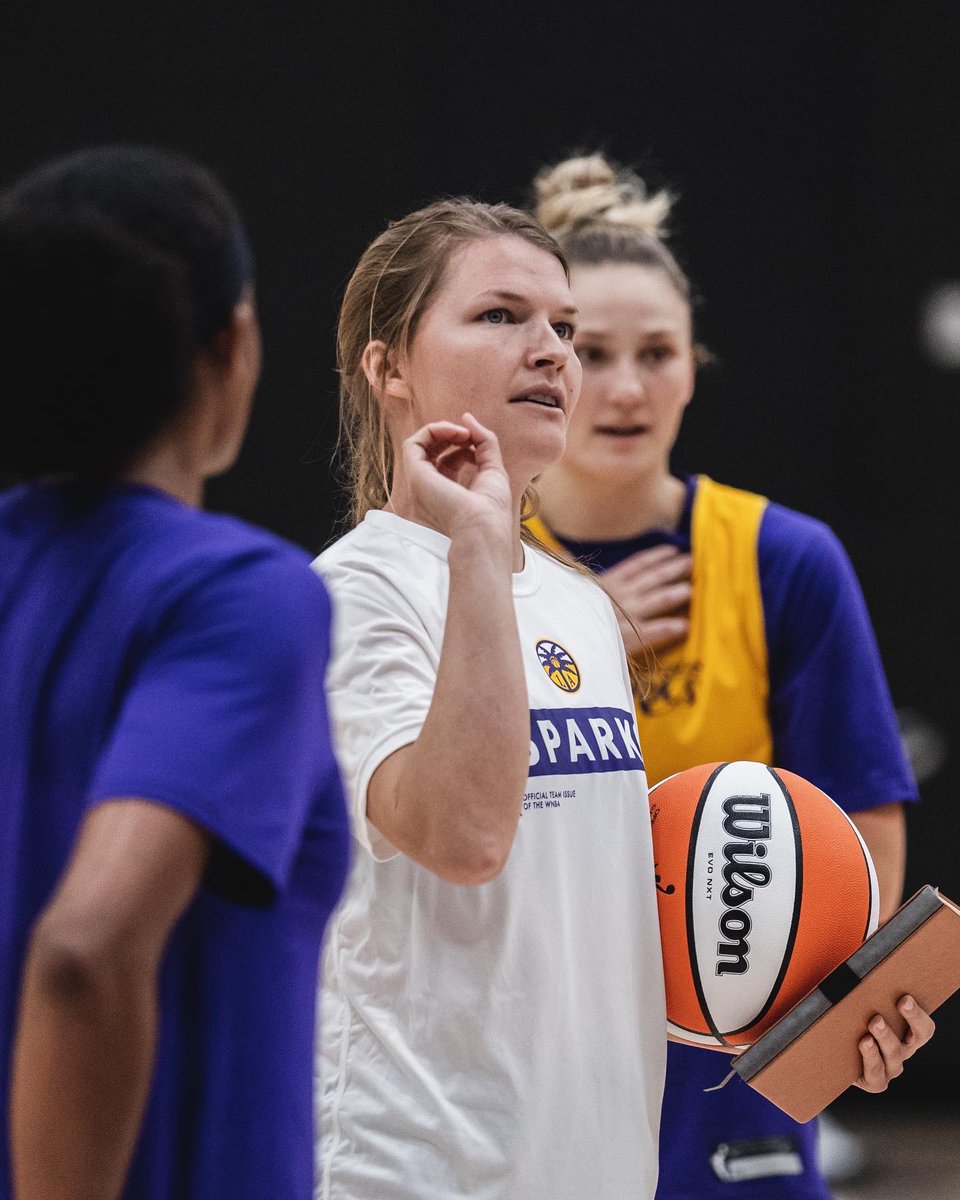 Bruin roots run deep in 𝑳𝑨 💙💛💜

📸: @LASparks 

#GoBruins | #BruinsInThePros