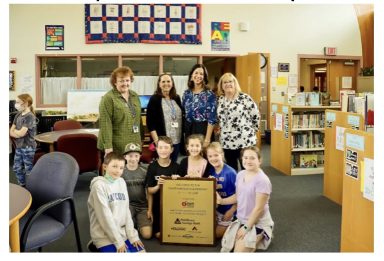 The STEAM Lab at Mindess is open!! We were thrilled to be able to fund this project with your generous donations! Thank you for your continued support 🍎