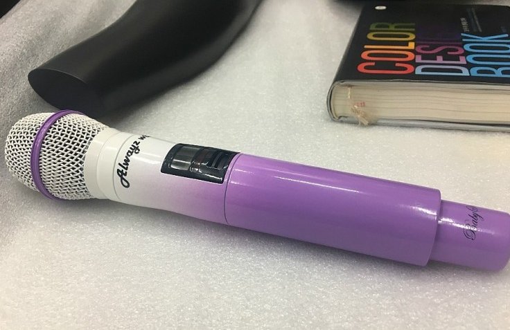 dearleesujeong's tweet photo. Sujeong used her purple customized mic gifted by Lovelinus on the MV of her title song Walk the Moon (달을 걸어서) 🌕💜

#LOVELYZ #러블리즈 #BABYSOUL #베이비소울 #LEESUJEONG #이수정
@Official_LVLZ @LEESUJEONG https://t.co/O7uiuU0kG2