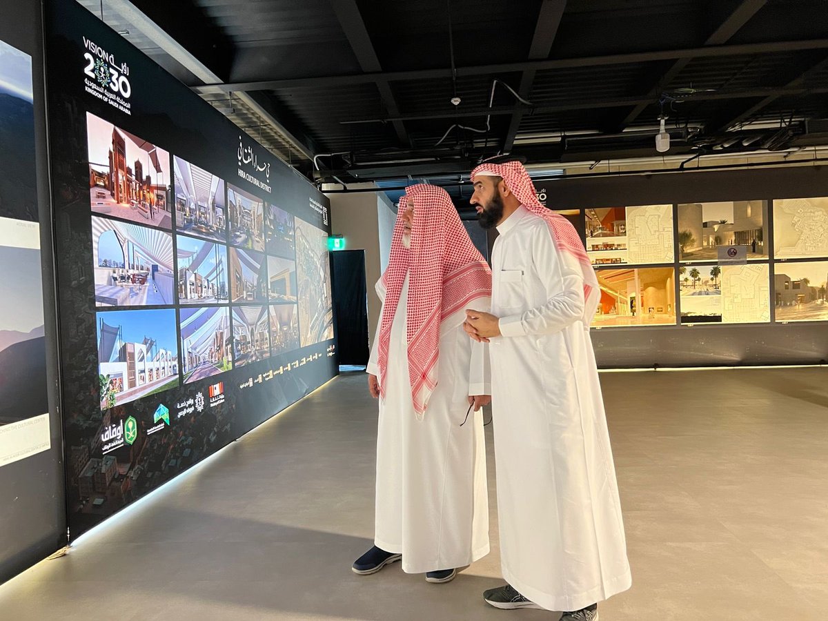 AlMehrij's tweet photo. سعدنا كثيرًا باستقبال معالي الشيخ/ صالح بن عبد العزيز آل الشيخ -حفظه الله- ظهر الأحد ٢٣/ رمضان في مقر مشروع #مركز_حراء_الثقافي و #معرض_الوحي حيث أثنى معاليه على المشروع ودوره في ربط الأجيال الحاضرة بالسيرة النبوية باستخدام الوسائل الحديثة والتقنيات العالمية. https://t.co/XR4DQLiX1H