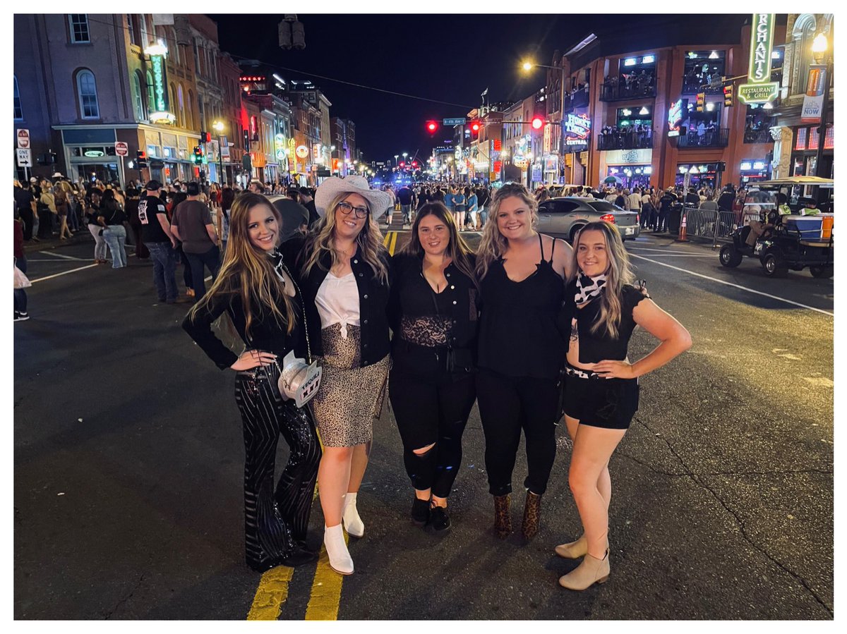 cocotaylorr's tweet photo. A weekend I will never forget 🤍✨ https://t.co/3gDZT0fNVy