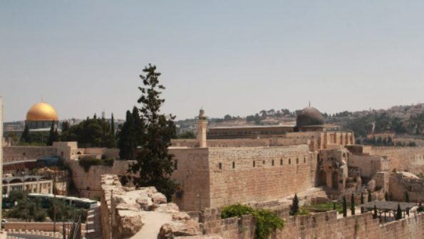 RussiaUN's tweet photo. #Nebenzia: We closely follow the developments in the #WestBank and #EasternJerusalem in the context of clashes at Al-Aqsa mosque compound which already resulted in 152 Palestinians sustaining wounds after ๐ฎ๐ฑsecurity forces used tear gas & rubber bullets to contain the protestors. https://t.co/ayex6masfe