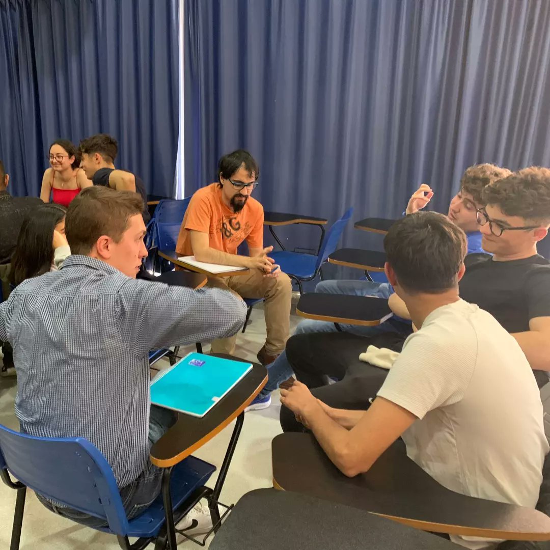 inselcalamot's tweet image. ▶️Avui hem rebut la visita de l'Associació de comerciants @Wow_gava 📌@calzadosjuma, @righettiforners i @eltallerdeanalia han proposat tres #reptes, que els alumnes d'#ACO1 i #IFE han resolt
#SomCalamot #FPCalamot #comerçimarqueting  #juntsmoltmillor #inclusió  #comerçlocal #Gavà