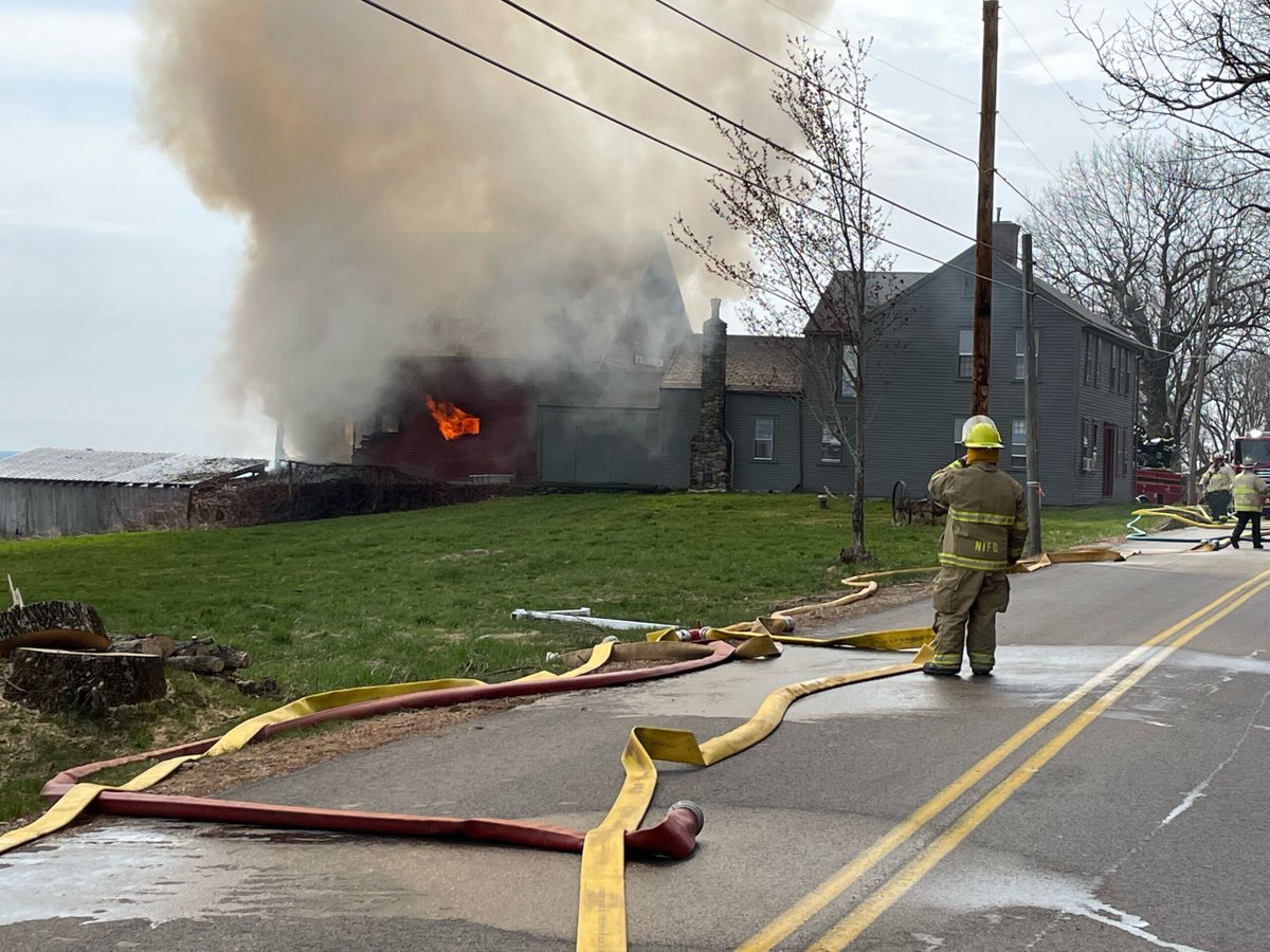 New Ipswich firefighters responded to a barn fire at Storybook Farm Monday morning.

monadnockbeat.com/articles/baby-…