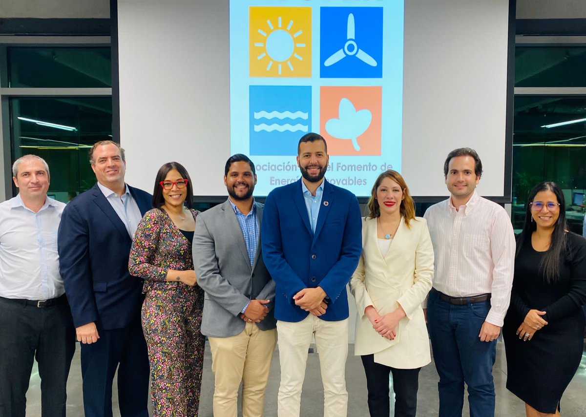 La Asociación para el Fomento de las Energías Renovables (<a href="/AsoferRD/">Asoc. Energias Renov</a>), presentó directiva para el período 2022-2024, que estará presidida por el ingeniero Marvin Fernández, CEO de GreenBox.
#EHPlus
ehplus.do/2022/04/25/aso…