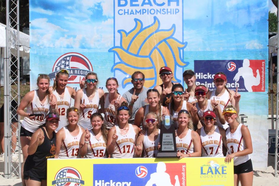 aurorasports's tweet photo. Aurora Sports Notebook: Former Aurora VB standouts Savannah Spitzer, Sierra Hunt help @CMUMavericks win @AVCAVolleyball Division II national title; more in the Aurora Sports Notebook 🏐🏆 - https://t.co/XsjhAFFuom @CTHSAthletics @RangeviewAthle1 #copreps #sentinelpreps #aurora https://t.co/oefooZJr3t