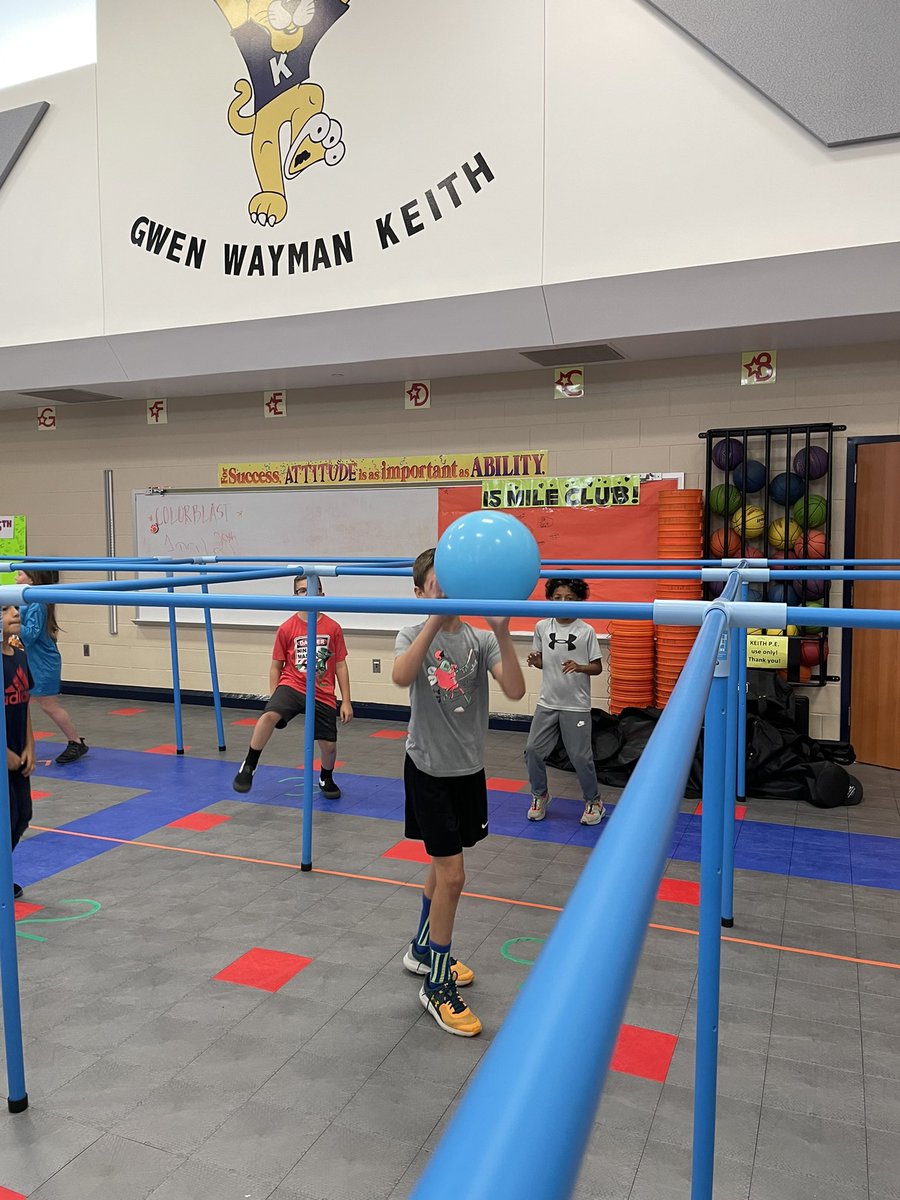 keithelePE's tweet photo. 9 square in the air !! Kids favorite game!! #thisiskeith #keithelepe #3rdgrade https://t.co/kKKAZQNnhl