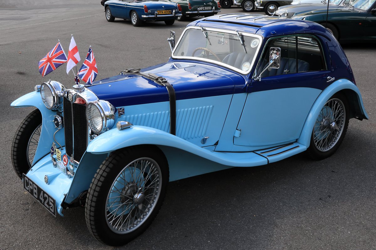 RobRambler214's tweet photo. A+ day @BrooklandsMuseu for #BritishMarquesDay #MGDay #DriveItDay #BrooklandsMuseum #Classic #British #Cars #MG @MGCarClub @TheMGOwnersClub @MGExp @CandSCmagazine ❤️ #Brooklands &amp; this amazing MG PA Airline Coupe!😀 https://t.co/6TPWEzKjii