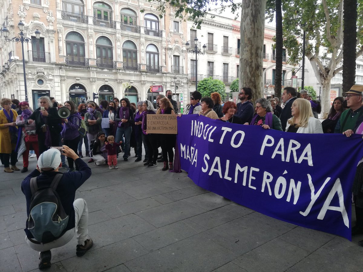 Afu Sevilla (@afusevilla) on Twitter photo La feministas de Sevilla EXIGIMOS el indulto de María Salmerón YA #CMindultoMariaSalmeronYa
<a href="/sanchezcastejon/">Pedro Sánchez</a> @pilar_llop @irenemontero @vickyrosell <a href="/M_Presidencia/">Ministerio de la Presidencia, Justicia y R. Cortes</a> <a href="/justiciagob/">Ministerio de la Presidencia, Justicia y R. Cortes</a> @igualdadgob La feministas de Sevilla EXIGIMOS el indulto de María Salmerón YA #CMindultoMariaSalmeronYa
<a href="/sanchezcastejon/">Pedro Sánchez</a> @pilar_llop @irenemontero @vickyrosell <a href="/M_Presidencia/">Ministerio de la Presidencia, Justicia y R. Cortes</a> <a href="/justiciagob/">Ministerio de la Presidencia, Justicia y R. Cortes</a> @igualdadgob