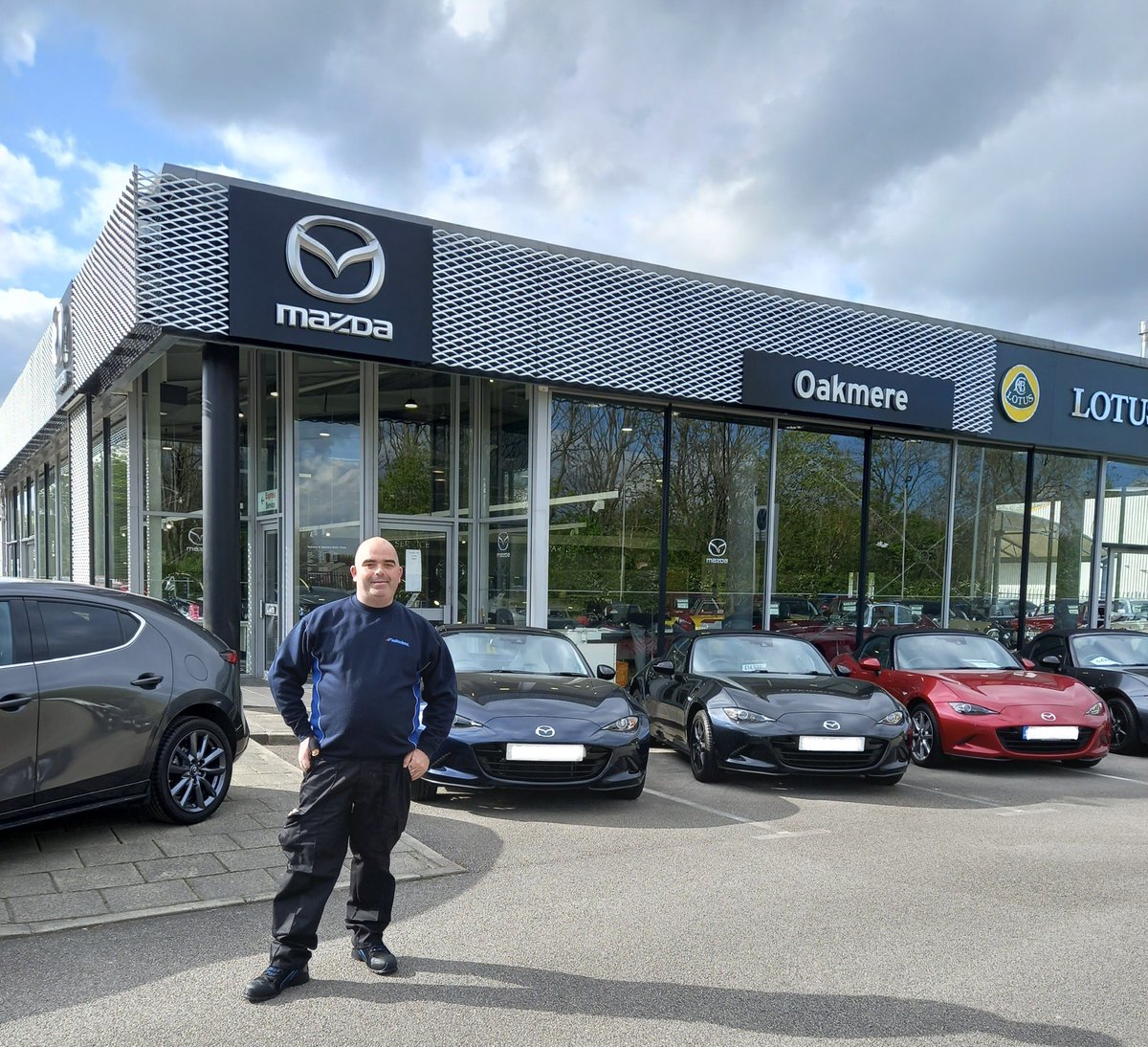 We are delighted to have launched our services in Oakmere Mazda, Northwich today 🤩
 
Thank you to everyone involved in the launch &amp; to everyone on site for such a warm welcome. We look forward to a long and successful partnership. 🤝
 
 #Autoclenz #TheDifferenceIsClear #Oakmere