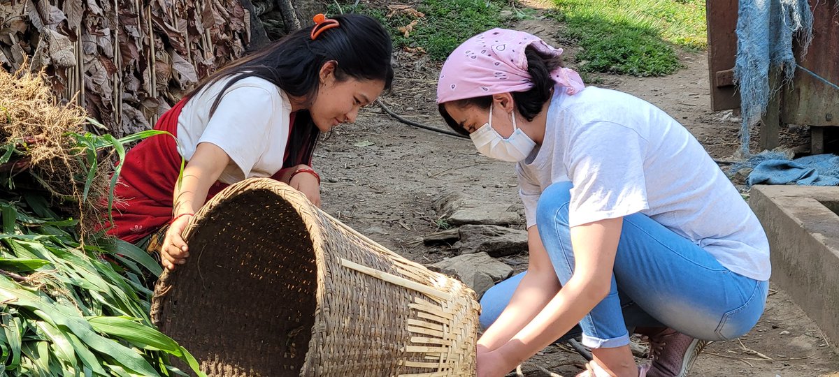 radtsunami's tweet photo. #StrongHimalayanWomen
When a young woman from the Pakistani Karakorum Himalaya meets another young woman from Nepali Himalaya, friendships are made and technologies shared.
#PlanetaryHealth
@dukeenvironment @karmaflights #PlanetLab https://t.co/UE8dOTZDwh