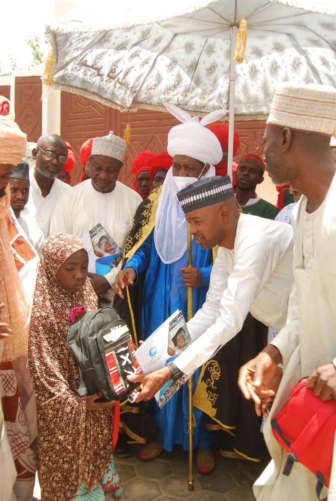 CsacefaK's tweet photo. CSACEFA KANO started celebrating Global action week for education 2022 with Advocacy to the Emir of Karaye and Community Sensitization at Turawa Community https://t.co/mVFTiyjG3q
