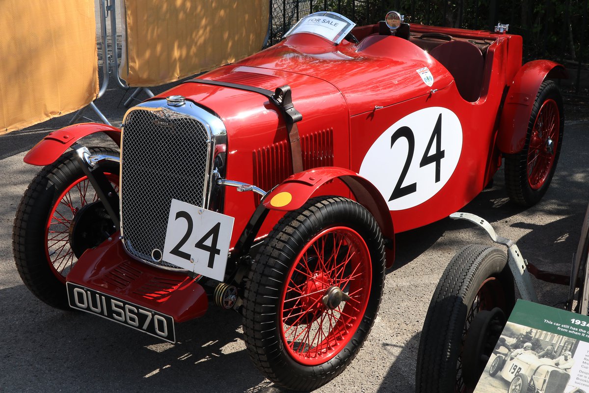 RobRambler214's tweet photo. A+ day @BrooklandsMuseu for #BritishMarquesDay #MGDay #DriveItDay #BrooklandsMuseum #Classic #British #Cars #Singer (what a line-up!) #SingerOwnersClub @CandSCmagazine ❤️ #Brooklands 😀 https://t.co/WEam0fxERx