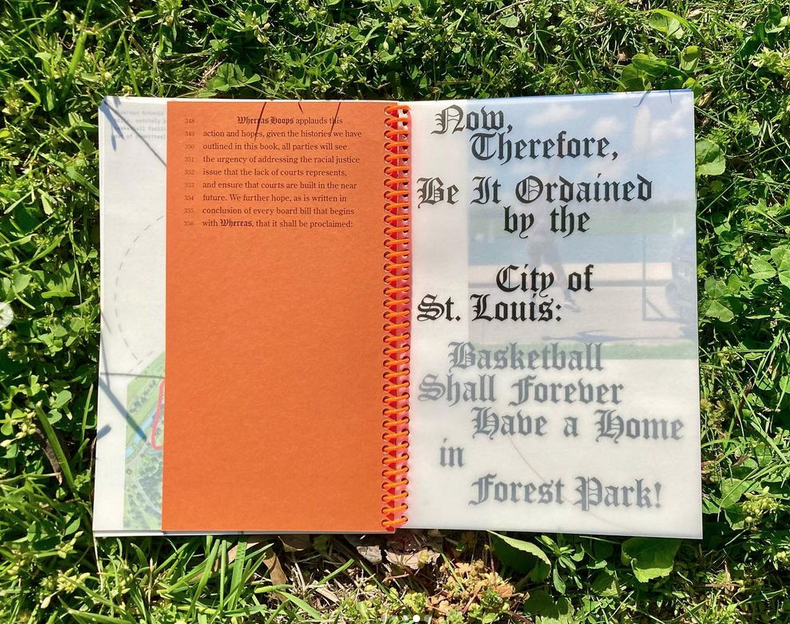 WhereasHoops's tweet photo. The #WhereasHoops Artist's Book is here!
Thank you @CRE2_WashU & @AMCS_WU for your support! We can't wait to share it as part of our efforts to make 🏀 in @ForestPark4Ever a reality!
Want your own copy? We're raffling off 25 FREE copies. Sign up here: https://t.co/z9guciput9 https://t.co/hsDNNBNATR