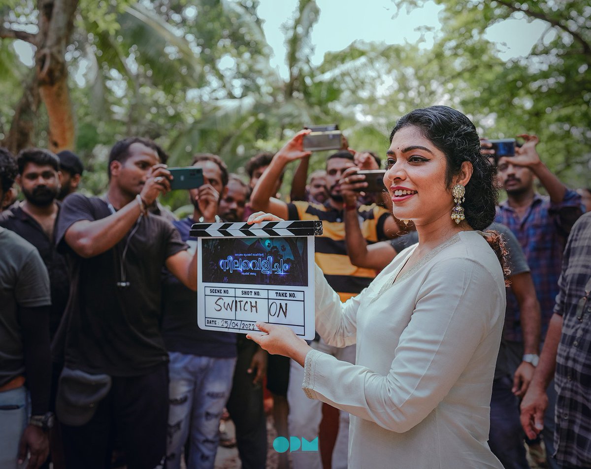 Neelavelicham's tweet photo. #Neelavelicham SWITCH ON 💙✨
#NeelavelichamMovie
#VaikomMuhammadBasheer #OPMCinemas #AashiqAbu #TovinoThomas #RimaKallingal https://t.co/0uPPvoXvkI