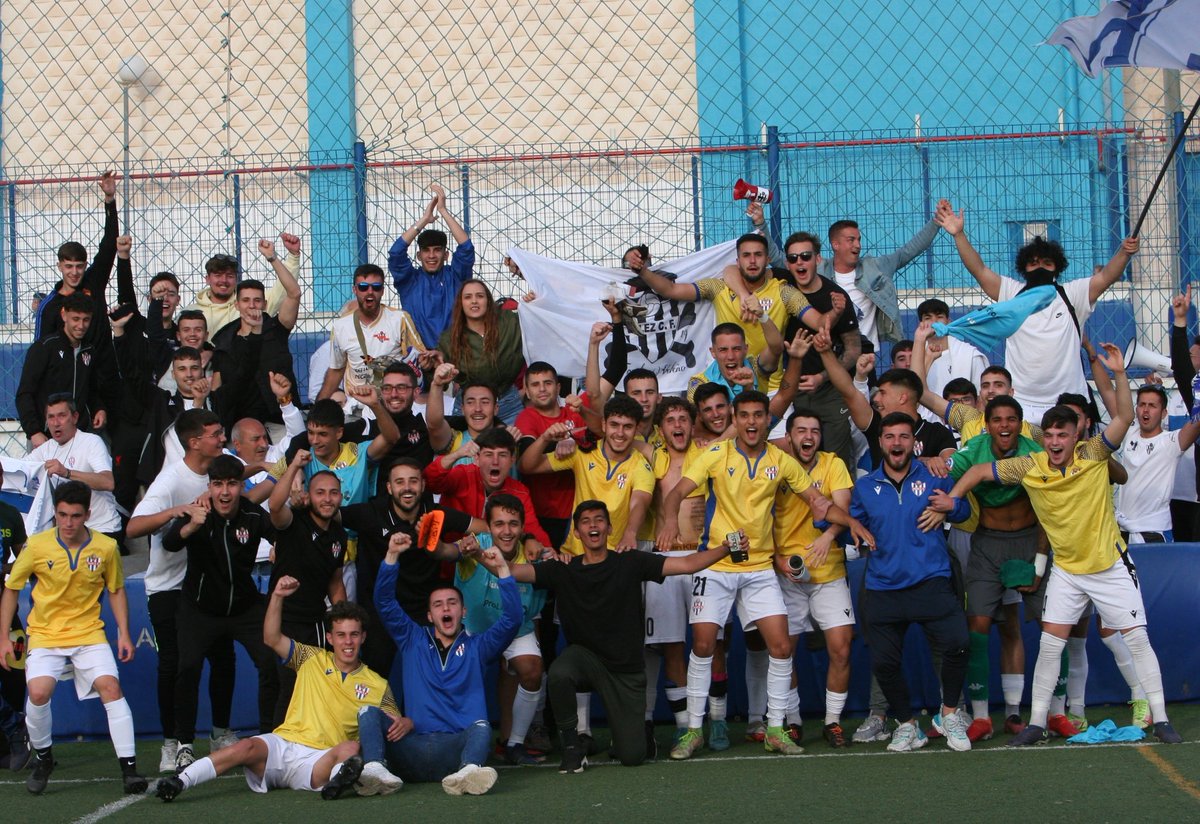 🔝 Great start to the Play-Off for promotion to Segunda Andaluza for the VMFU Pro-Player team that, with the fundamental support of the fans, achieved a valuable victory:

Peña Compadres
      0️⃣▪️1️⃣
VMFU Pro-Player

👏 Thank you fans!

#VMFU #PuttingTheoryIntoPractice
🔵⚪🔵⚪🔵