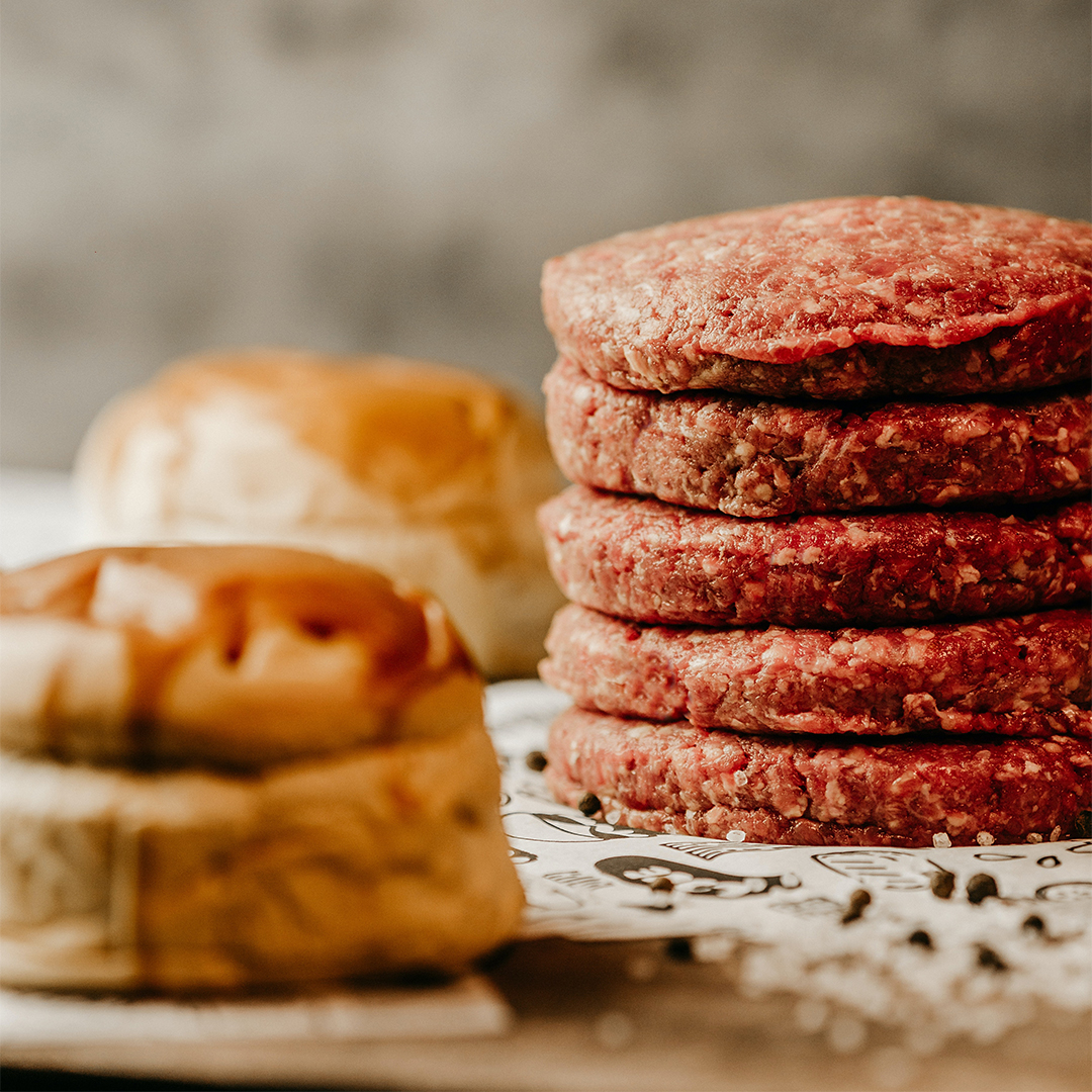SchweidAndSons's tweet photo. Not all Beef is same, learn more about the grading of beef in our blog. https://t.co/OX6KM9bztR 
.
.
.
#schweidandsons #beef #meat #beefeducation #theverybestburger #chuck #rib #sirlion #round #brisket #shank #primebeef #usdameat #usdachoice #usdaselect https://t.co/Z84qsdGHLN