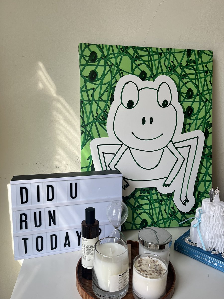 mindfulruncoach's tweet photo. GM from #FacetimeFrog @garyvee @veefriends
Who is going out for a 5min run today? :)
π
#5minRunChallenge https://t.co/9K0zF27m1n