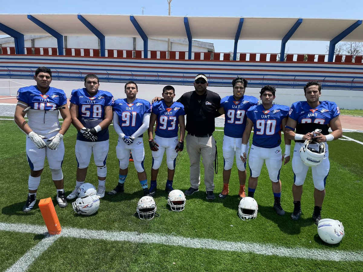 Tercer_Cuarto's tweet photo. 💪🏻 LÍNEA DEFENSIVA @FbaUat 🔸

Esta es la unidad que dirige el Head Coach 🎧 @ElDiarioSSS en su categoría Intermedia 2022. 

#HablemosDeFootball🗣🏈 https://t.co/bzahcMeayq
