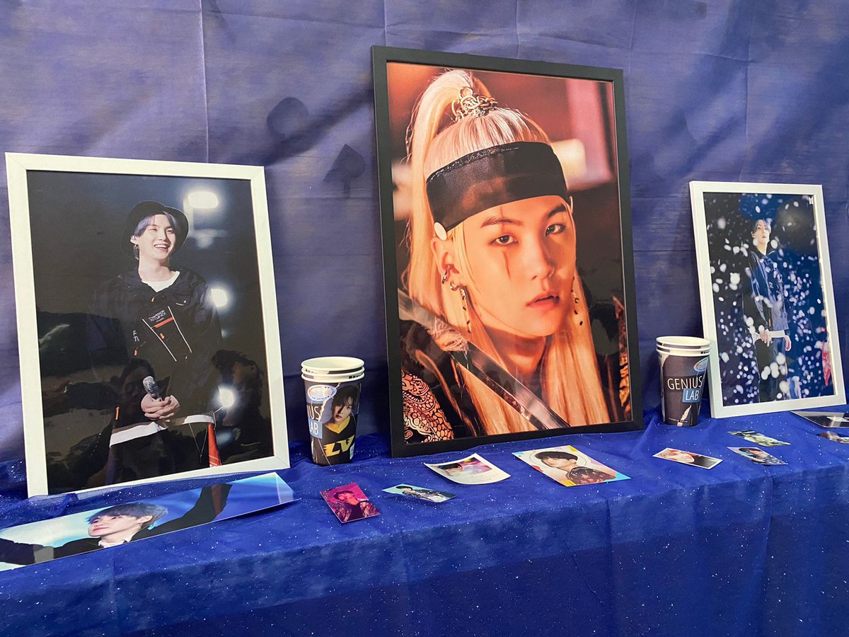 hxseokitty's tweet photo. mostrar pra vcs que ontem eu fui no yoongi day da @PARADISED1305 em sp e foi muito bom, gastei meu dinheirinho, me diverti com minhas amigas e com o pessoal de lá que são uns amores 💜 #GENIUSLAB_DAY https://t.co/1d3oOIGfSy