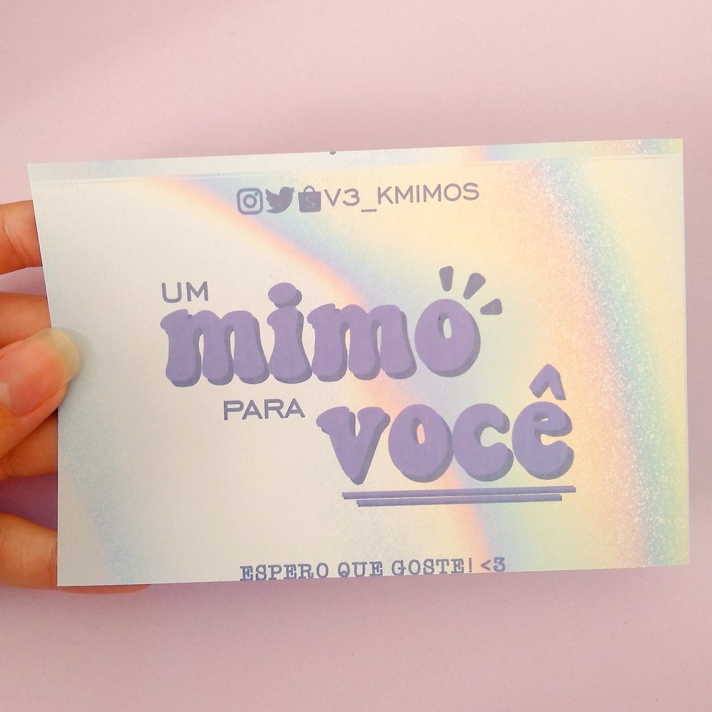 V3_KMimos's tweet photo. Mimos para os nossos clientes?! Temos sim! 💜

Postercard que acompanha o Kit de Fanmades dos #OhmNanon do BL tailandês #BadBuddySeries. 

🔗https://t.co/svdCGDuKfR https://t.co/6SGG1wqZVJ