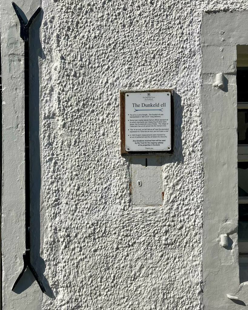 futureurban_qub's tweet photo. One ‘ell of a misalignment 😆🙄

It’s that time of year folks, pay attention to your portfolio layouts! 

#units #dunkeld #scotland #SpringBreak #pedantry #Architect #MArchPortfolio #graduate #design #graphics #alignment #PortfolioLayout https://t.co/cLxmz2BkY0