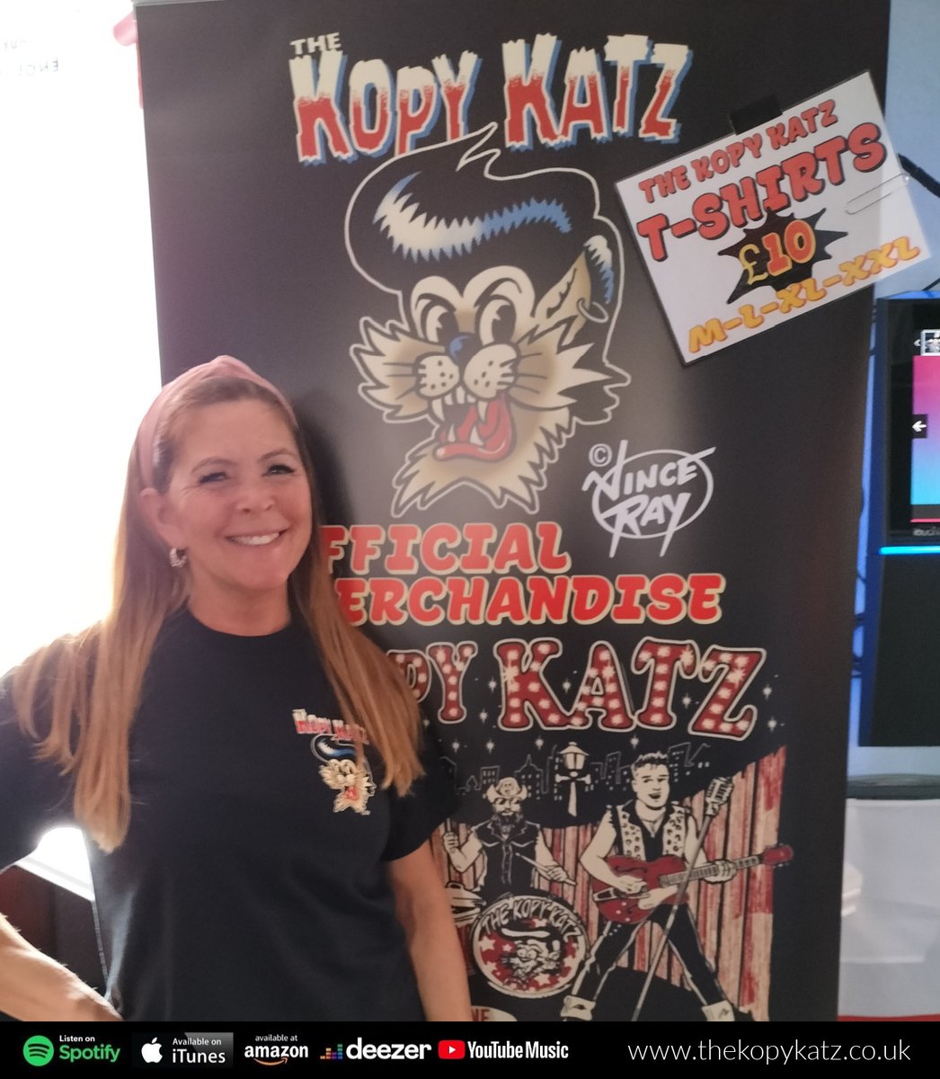 TheKopyKatz's tweet photo. Our new Vince Ray exclusive design T-shirts (unisex) went on sale for the first time at our gig merch stand in Hoddesdon yesterday and this lovely lady was our very first customer ๐. Pick yours up at our gigs. See our gig list here https://t.co/wjIu7KaO46 #rockabilly #vinceray https://t.co/E0e1lRL7hG