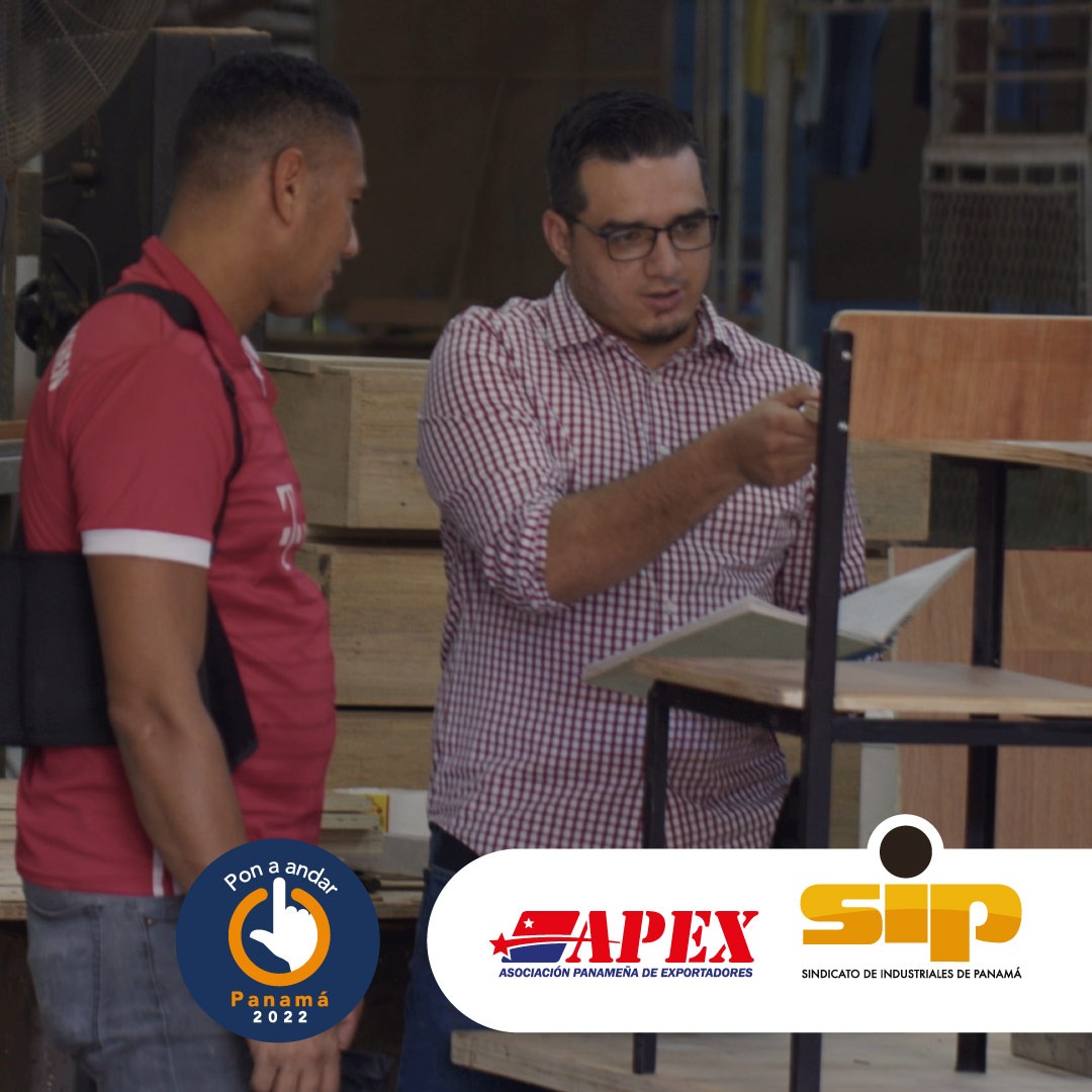 Todo comienza con Carlos empresario panameño que tiene una fabrica de bancas, que nuestros hijos usan para sus clases, consumiendo lo hecho acá, ponemos a andar a Panamá. #ExportadorInformado #ExportaConAPEX #PanamáExporta