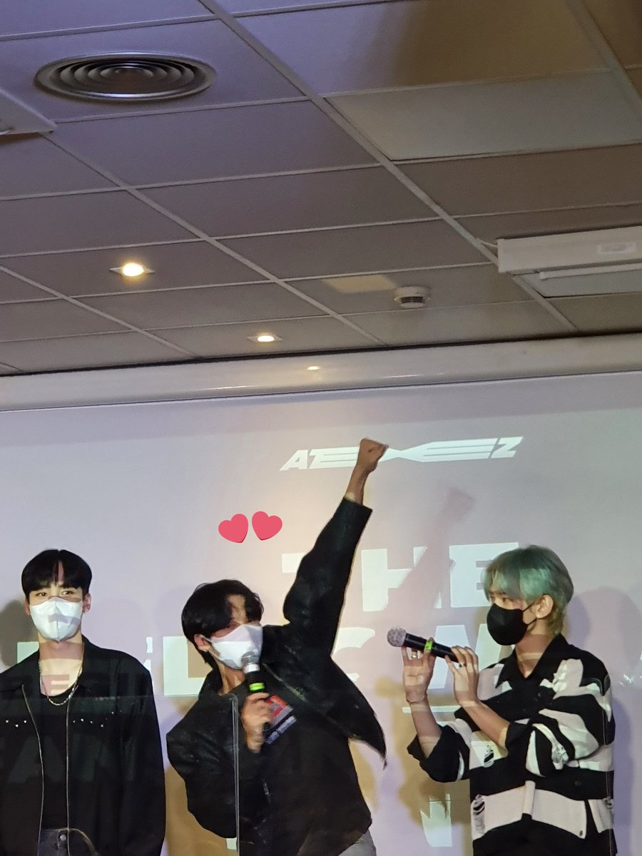 wooyoungie_atz's tweet photo. 우영이 왔어 🥺
#에이티즈 #ATEEZ https://t.co/9ZdQiu00lS