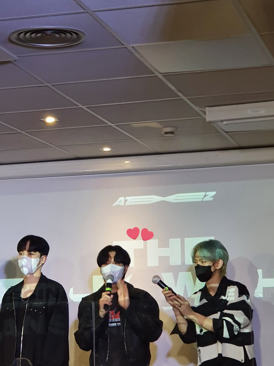 wooyoungie_atz's tweet photo. 우영이 왔어 🥺
#에이티즈 #ATEEZ https://t.co/9ZdQiu00lS