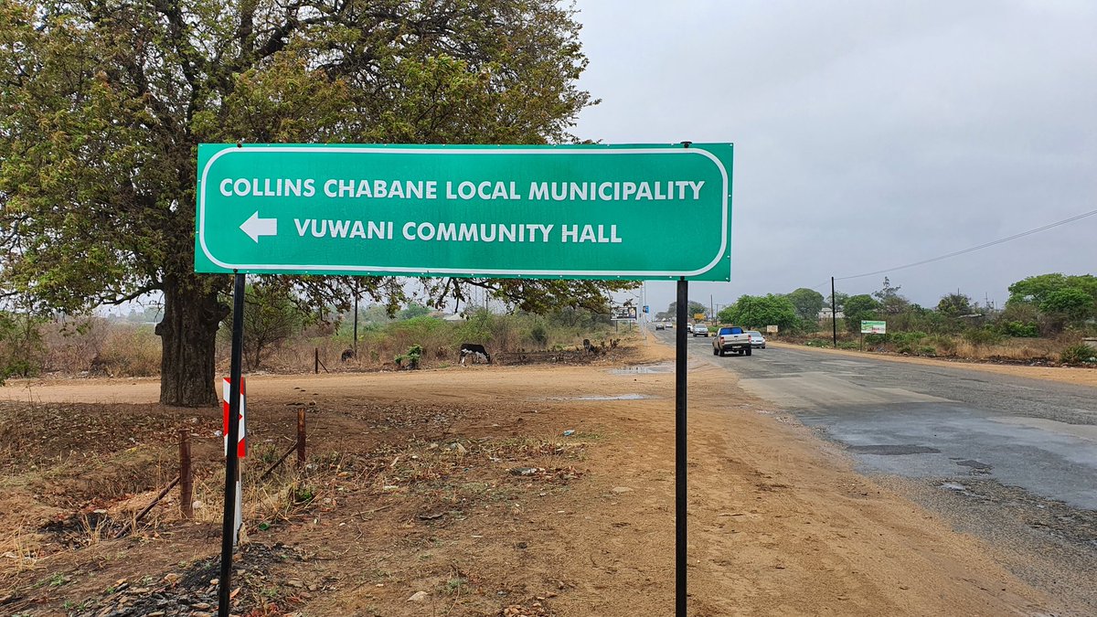 CapricornFMNews's tweet photo. #Vuwani residents say their community is in a dire need for service delivery and the situation is now unbearable. PM https://t.co/dlZqqet2ai